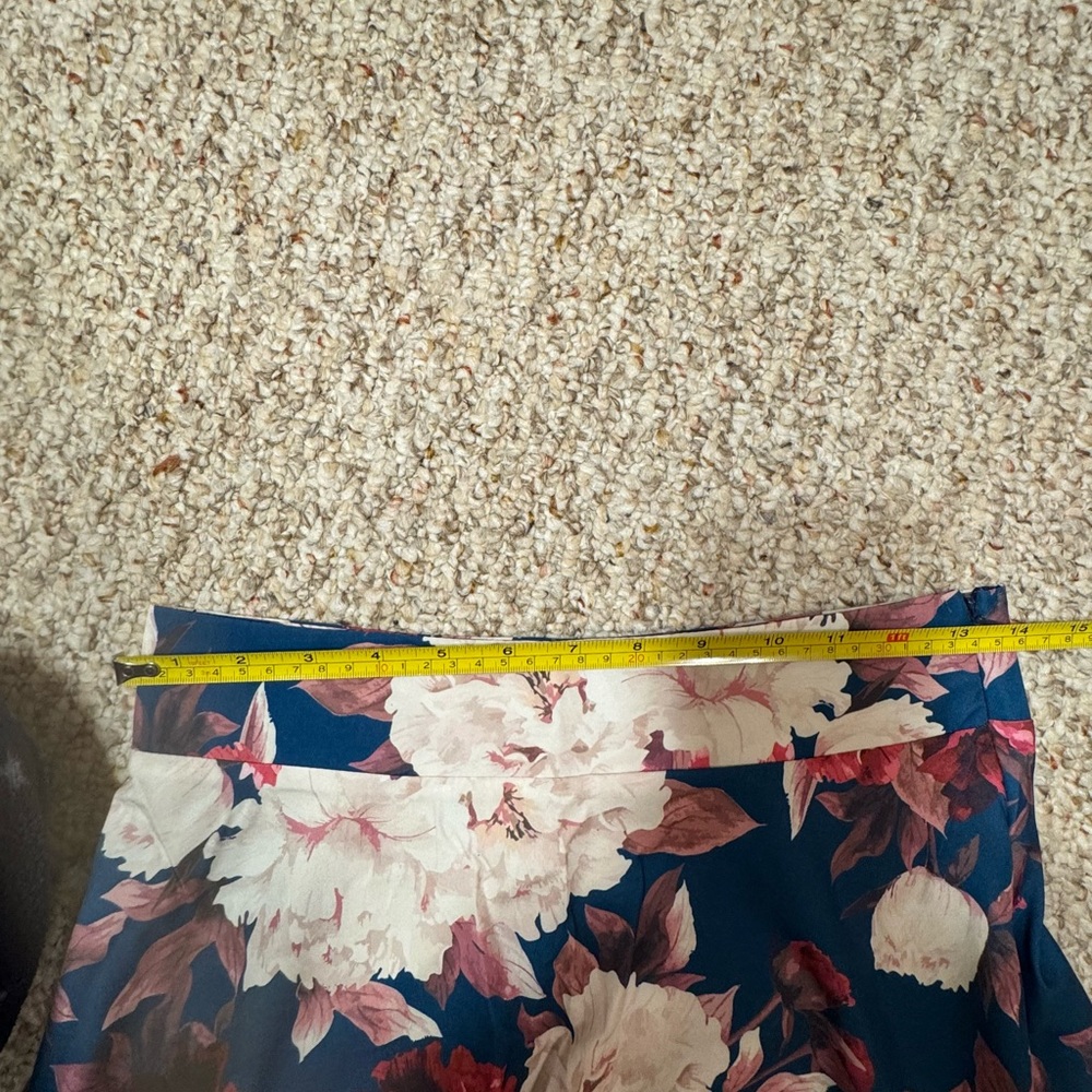 New 2 Piece Floral Ruffle Top And Maxi Skirt Size Med - Picture 11 of 12